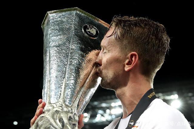 富勒姆以5000万欧元引进皇马双星 阿韦洛亚重聚旧部